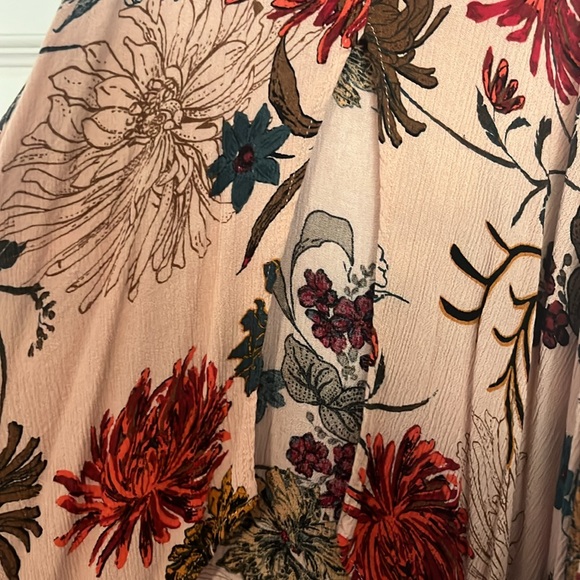 Patterned Open Back Tank Top - Picture 4 of 5